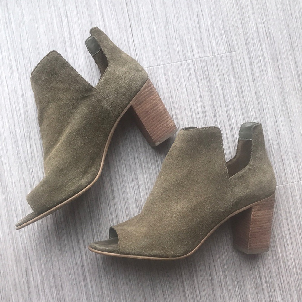 Steve Madden Peep Toe Heels